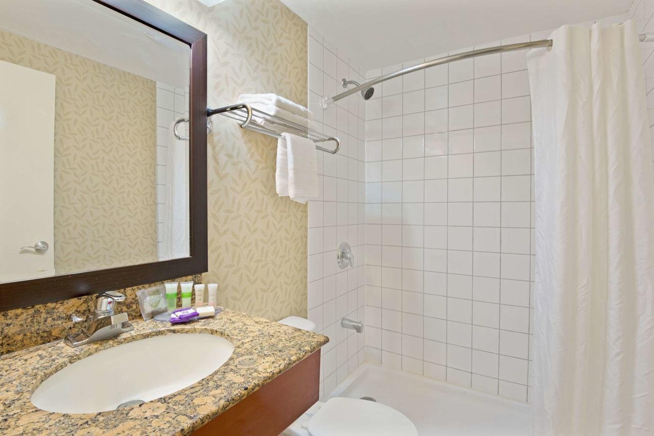 Knights Inn Toronto Scarborough Екстериор снимка