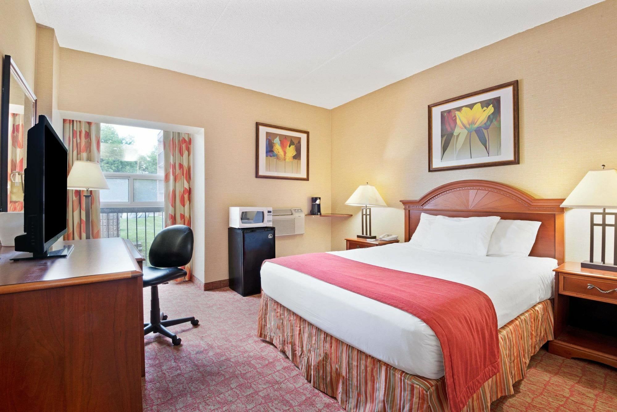 Knights Inn Toronto Scarborough Екстериор снимка